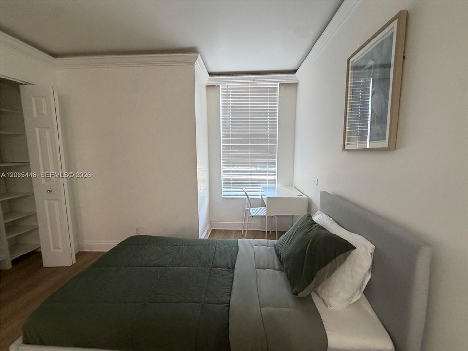 For Sale: $247,000 (2 beds, 2 baths, 937 Square Feet)