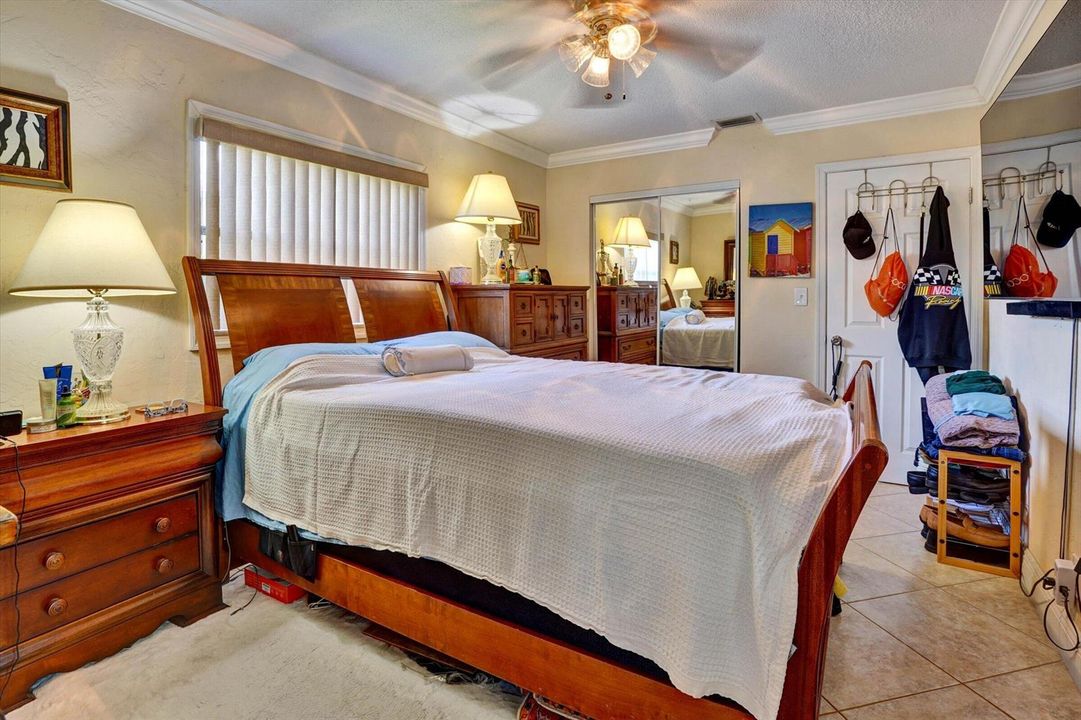 19-7107 NW 73rd St-19