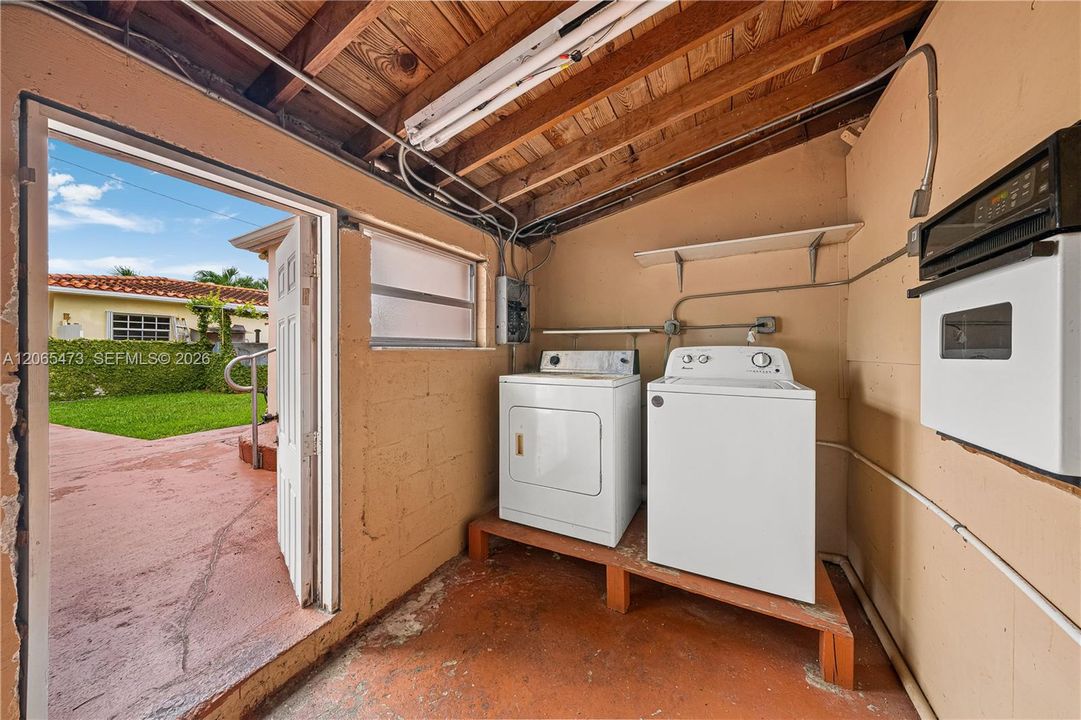 For Sale: $739,500 (4 beds, 2 baths, 1534 Square Feet)