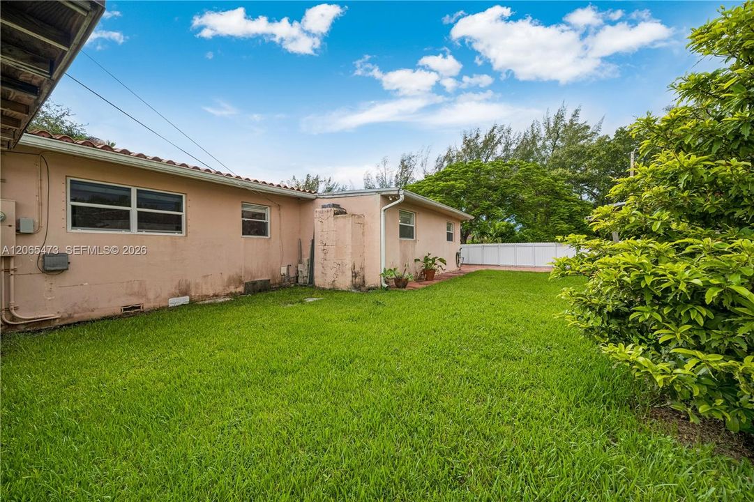For Sale: $739,500 (4 beds, 2 baths, 1534 Square Feet)