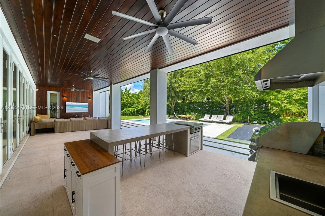 For Sale: $5,650,000 (7 beds, 7 baths, 5452 Square Feet)