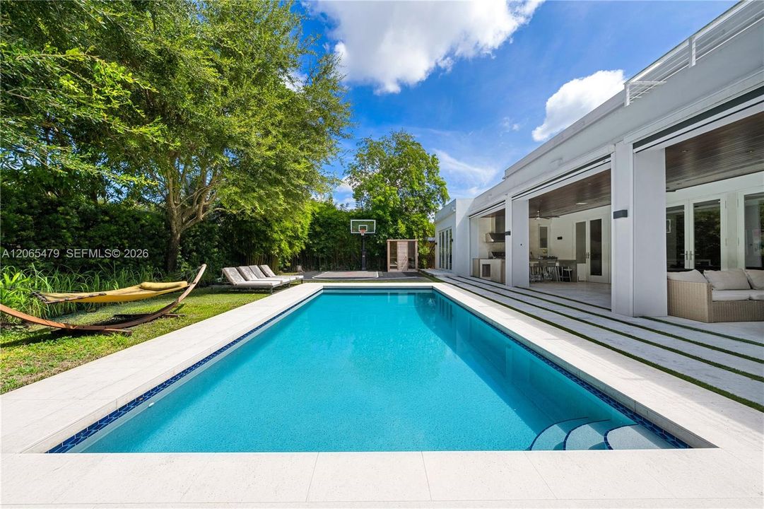 For Sale: $5,650,000 (7 beds, 7 baths, 5452 Square Feet)