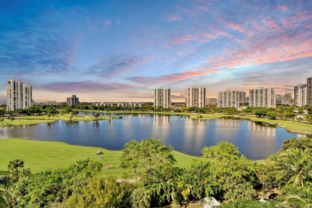 For Sale: $520,000 (2 beds, 2 baths, 1335 Square Feet)