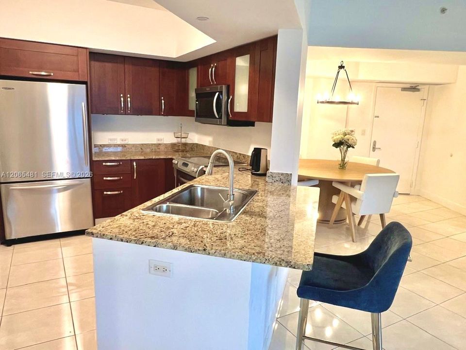For Sale: $520,000 (2 beds, 2 baths, 1335 Square Feet)
