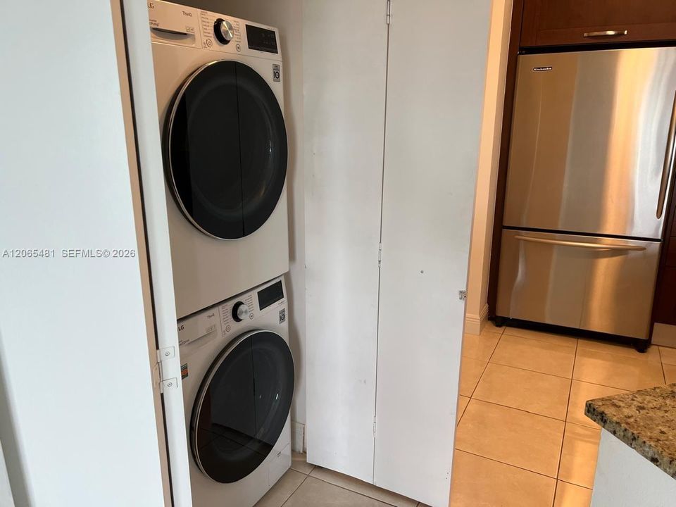 For Sale: $520,000 (2 beds, 2 baths, 1335 Square Feet)