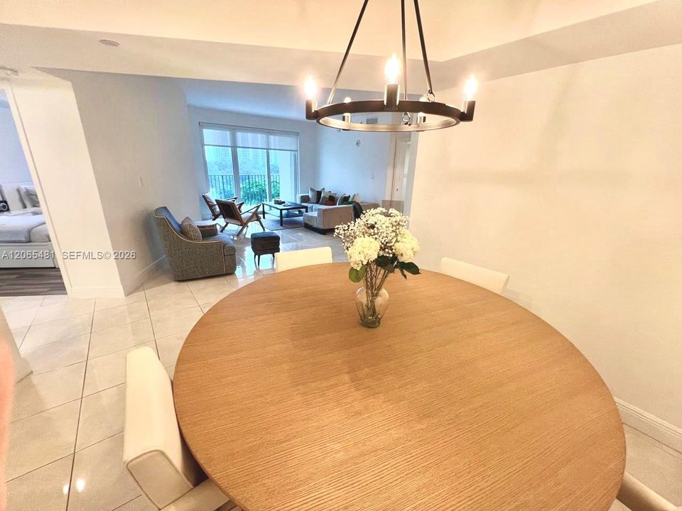 For Sale: $520,000 (2 beds, 2 baths, 1335 Square Feet)
