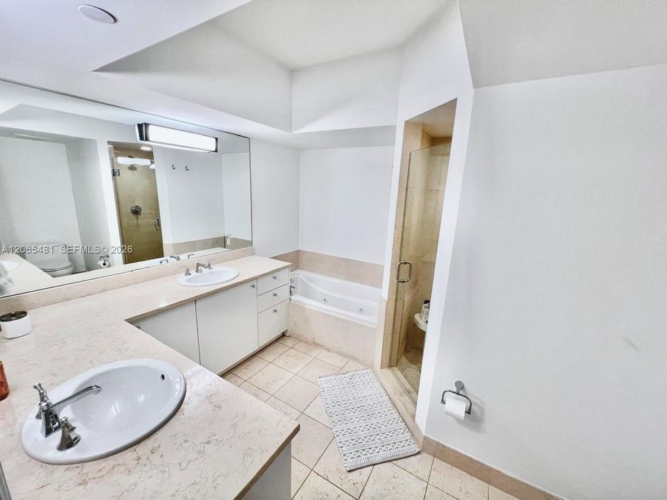 For Sale: $520,000 (2 beds, 2 baths, 1335 Square Feet)