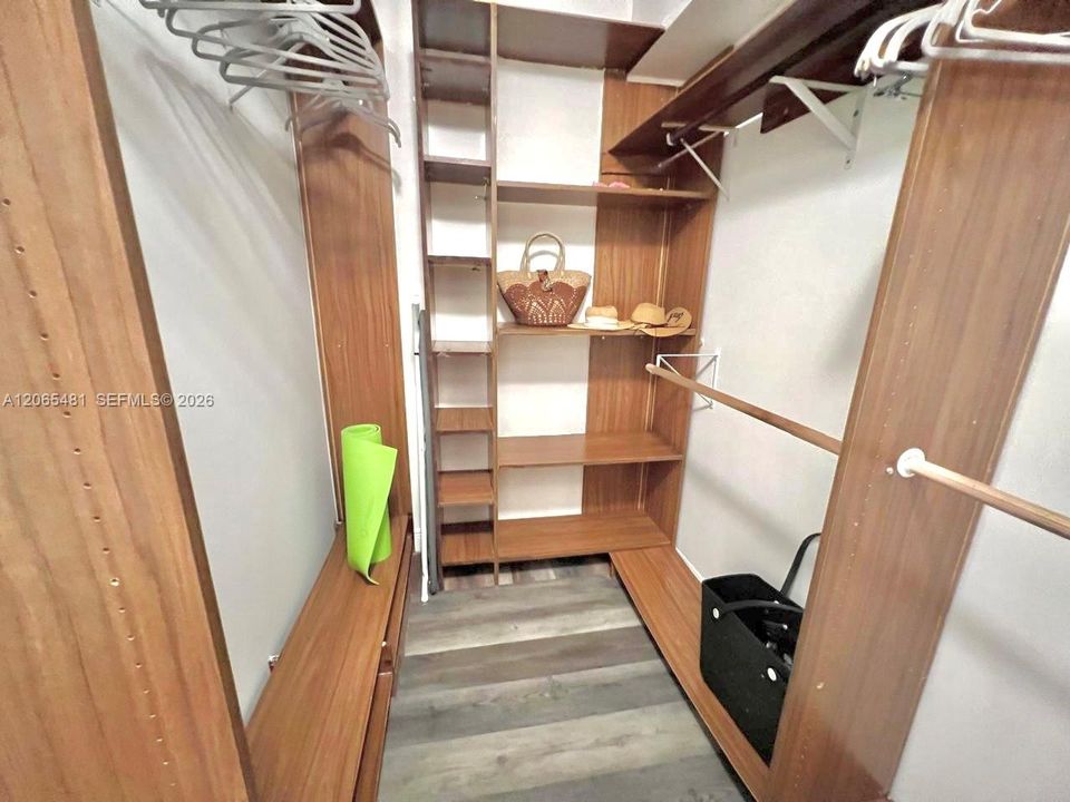 For Sale: $520,000 (2 beds, 2 baths, 1335 Square Feet)