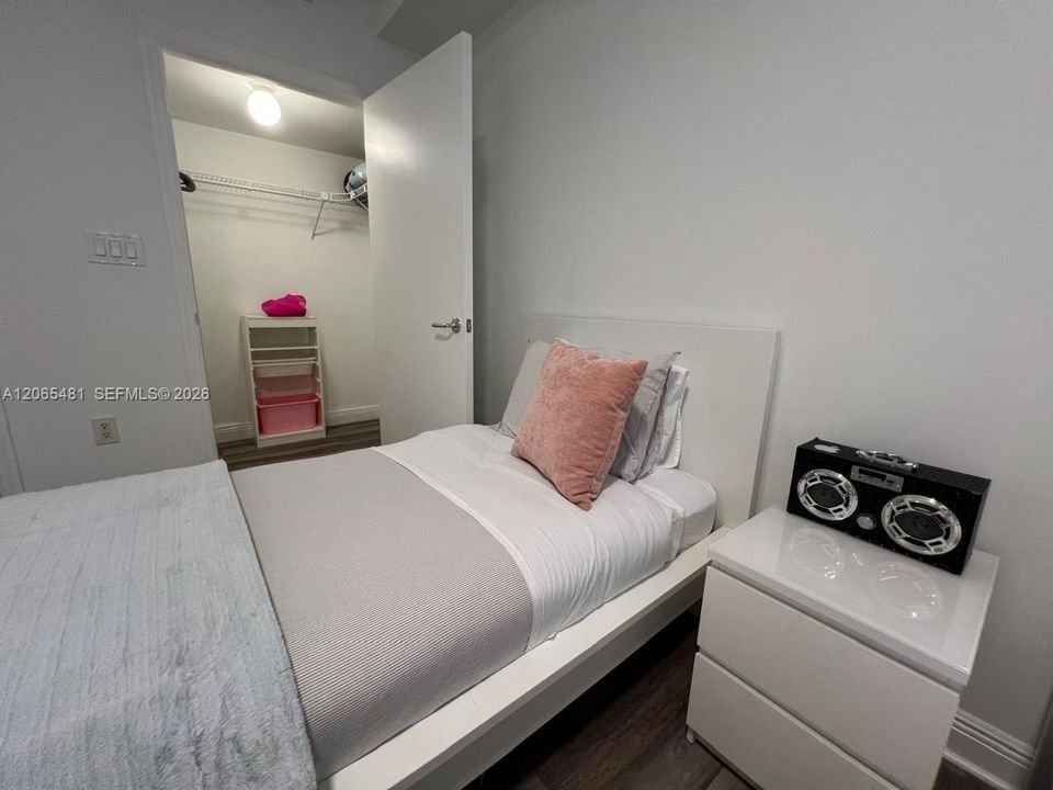 For Sale: $520,000 (2 beds, 2 baths, 1335 Square Feet)