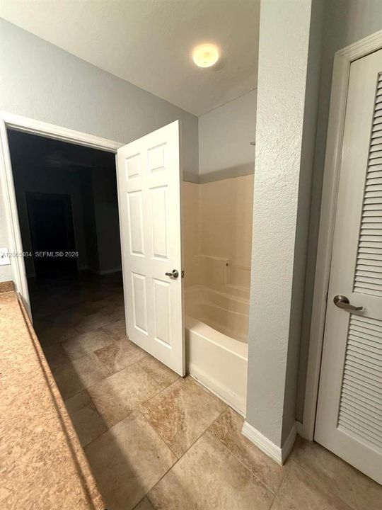 For Rent: $1,550 (1 beds, 1 baths, 645 Square Feet)