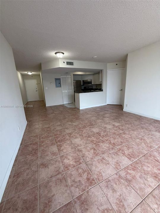 For Sale: $569,000 (1 beds, 1 baths, 800 Square Feet)