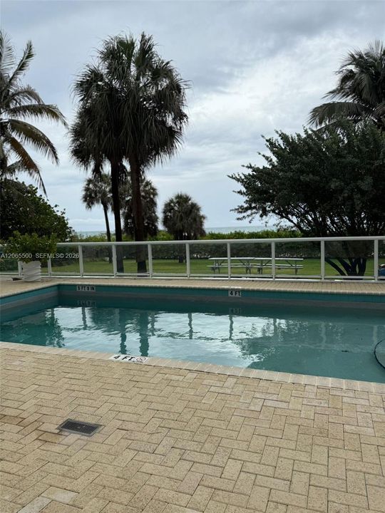 For Sale: $569,000 (1 beds, 1 baths, 800 Square Feet)