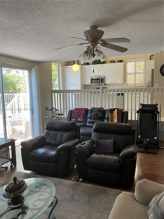 For Sale: $694,900 (4 beds, 3 baths, 2087 Square Feet)