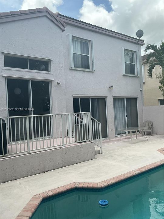 For Sale: $694,900 (4 beds, 3 baths, 2087 Square Feet)