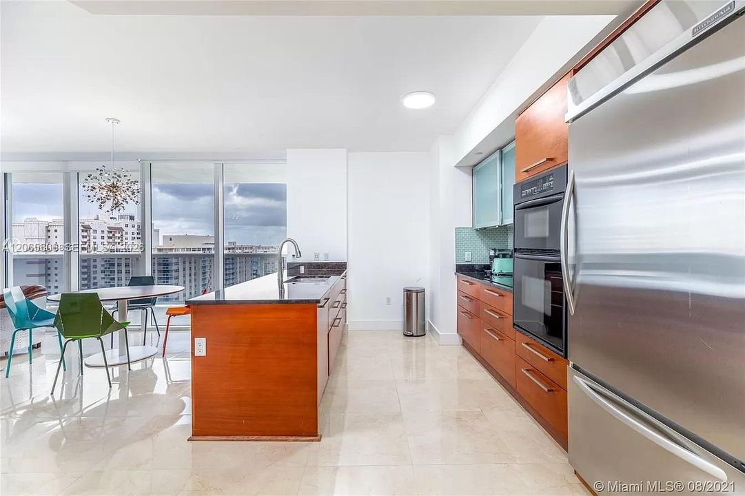 Active With Contract: $6,000 (2 beds, 2 baths, 1458 Square Feet)