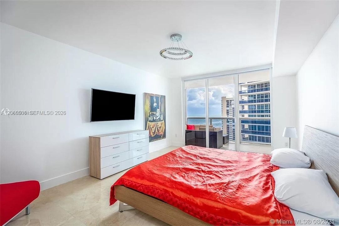 Active With Contract: $6,000 (2 beds, 2 baths, 1458 Square Feet)