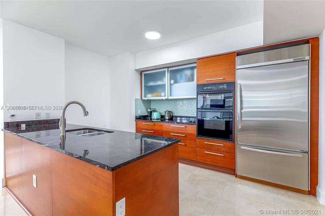Active With Contract: $6,000 (2 beds, 2 baths, 1458 Square Feet)