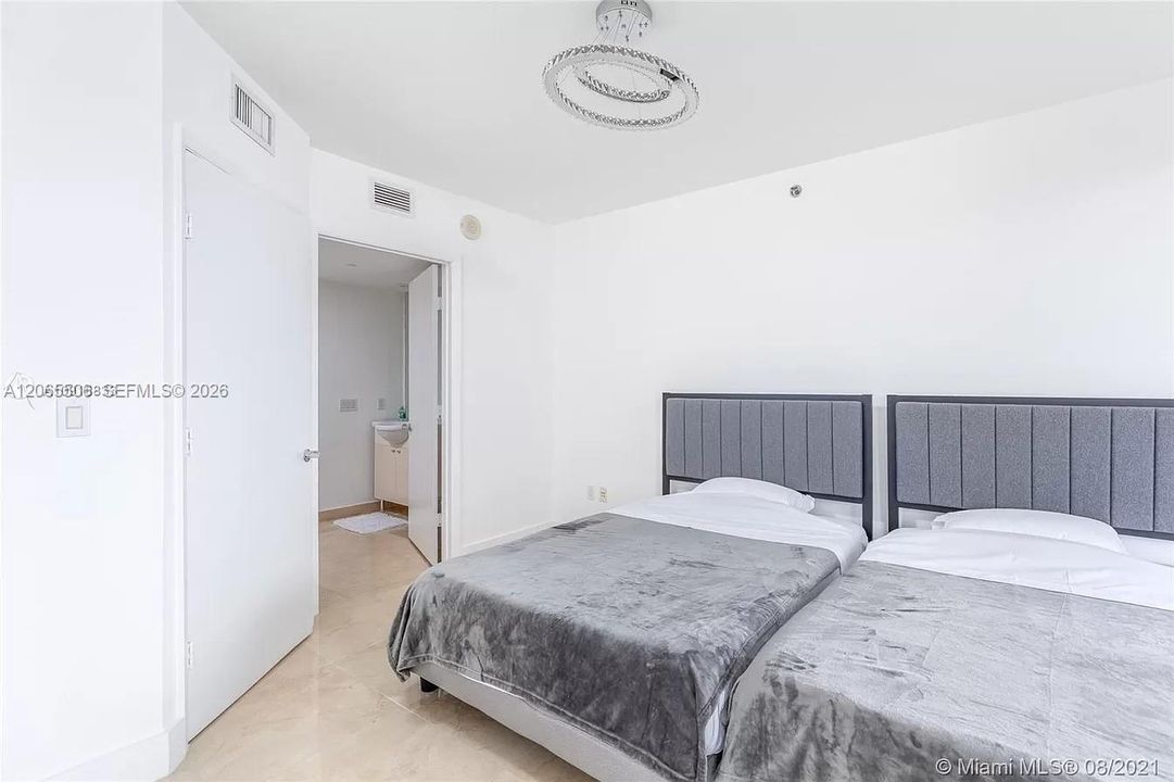 Active With Contract: $6,000 (2 beds, 2 baths, 1458 Square Feet)