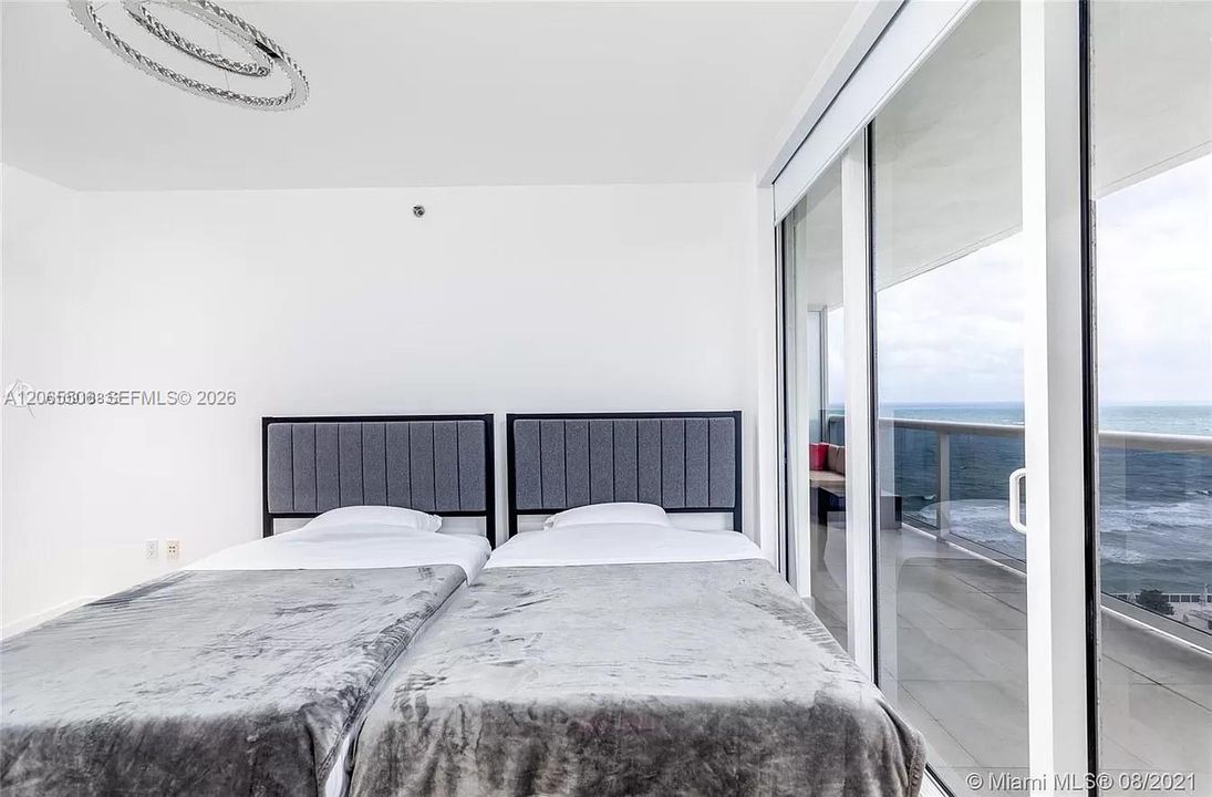 Active With Contract: $6,000 (2 beds, 2 baths, 1458 Square Feet)