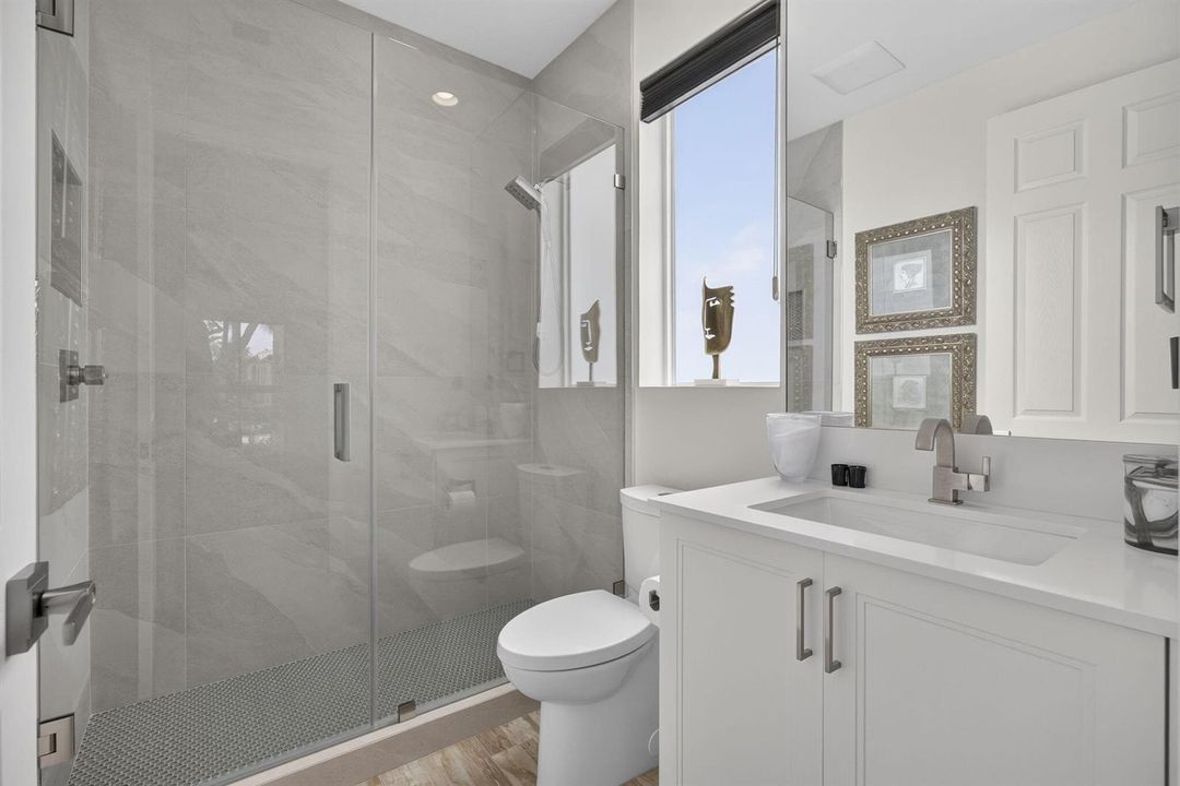 Full Guest Bathroom