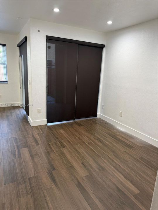 Recently Rented: $3,350 (3 beds, 2 baths, 1812 Square Feet)
