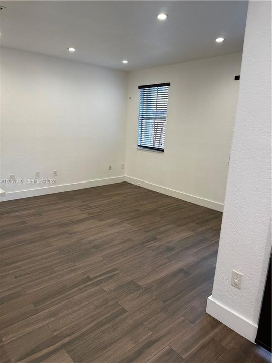 Recently Rented: $3,350 (3 beds, 2 baths, 1812 Square Feet)
