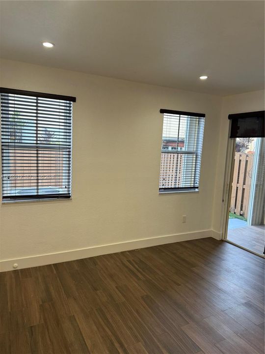 Recently Rented: $3,350 (3 beds, 2 baths, 1812 Square Feet)