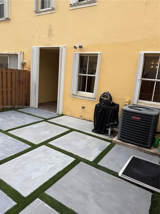 Recently Rented: $3,350 (3 beds, 2 baths, 1812 Square Feet)
