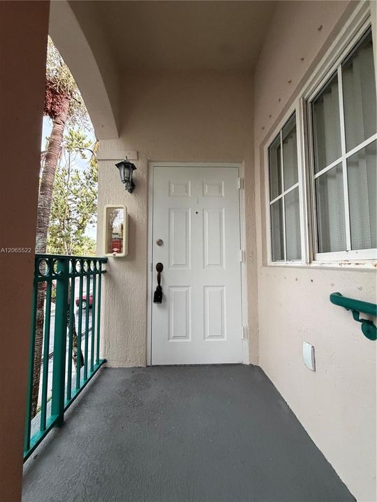 For Rent: $1,900 (2 beds, 2 baths, 815 Square Feet)
