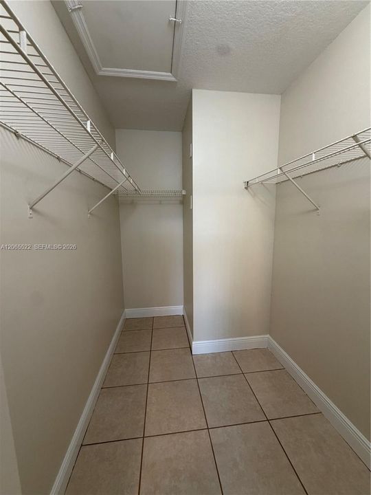 For Rent: $1,900 (2 beds, 2 baths, 815 Square Feet)
