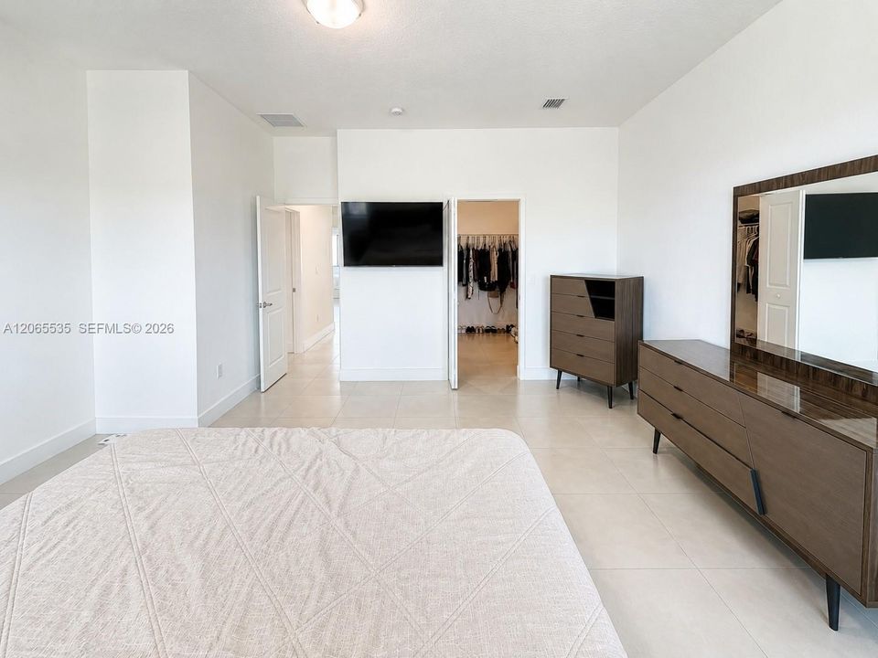 For Sale: $767,000 (4 beds, 3 baths, 2534 Square Feet)