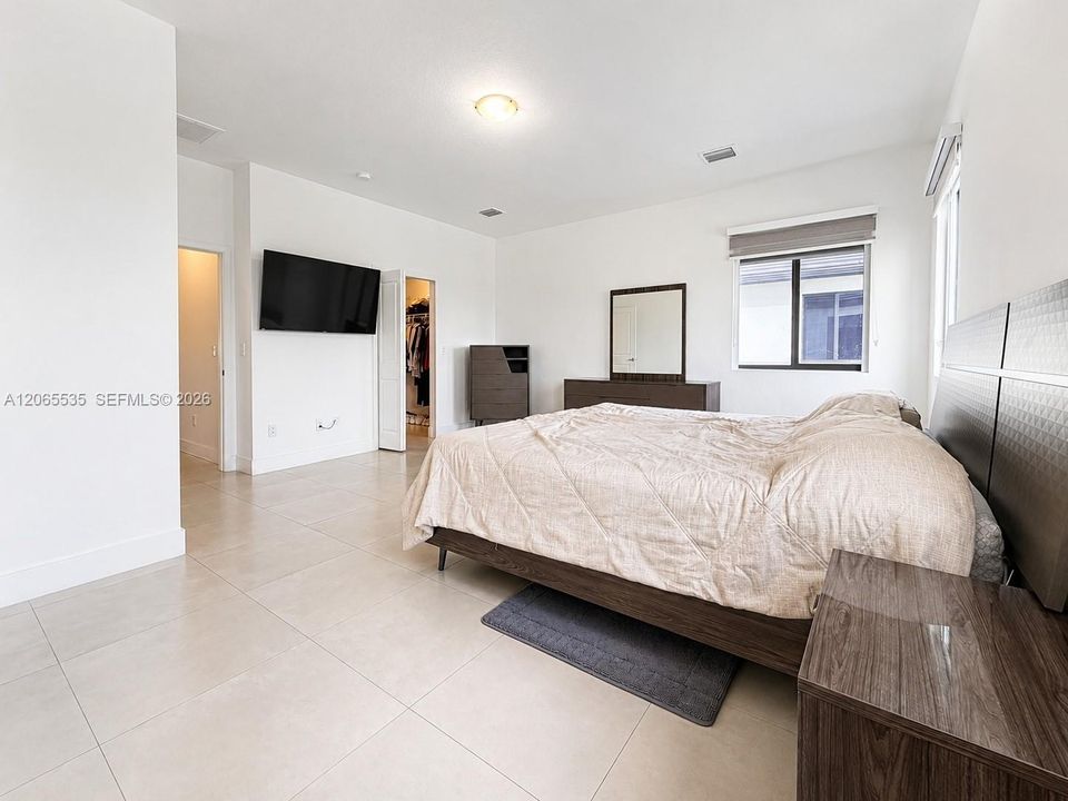 For Sale: $767,000 (4 beds, 3 baths, 2534 Square Feet)