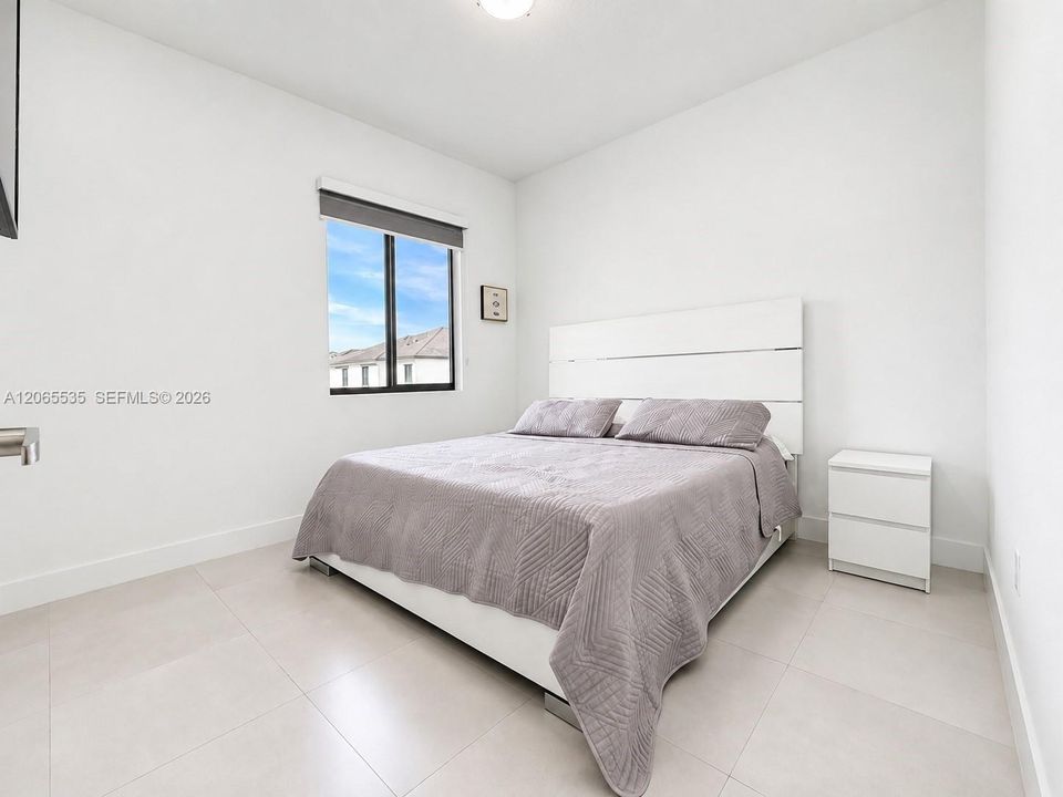 For Sale: $767,000 (4 beds, 3 baths, 2534 Square Feet)