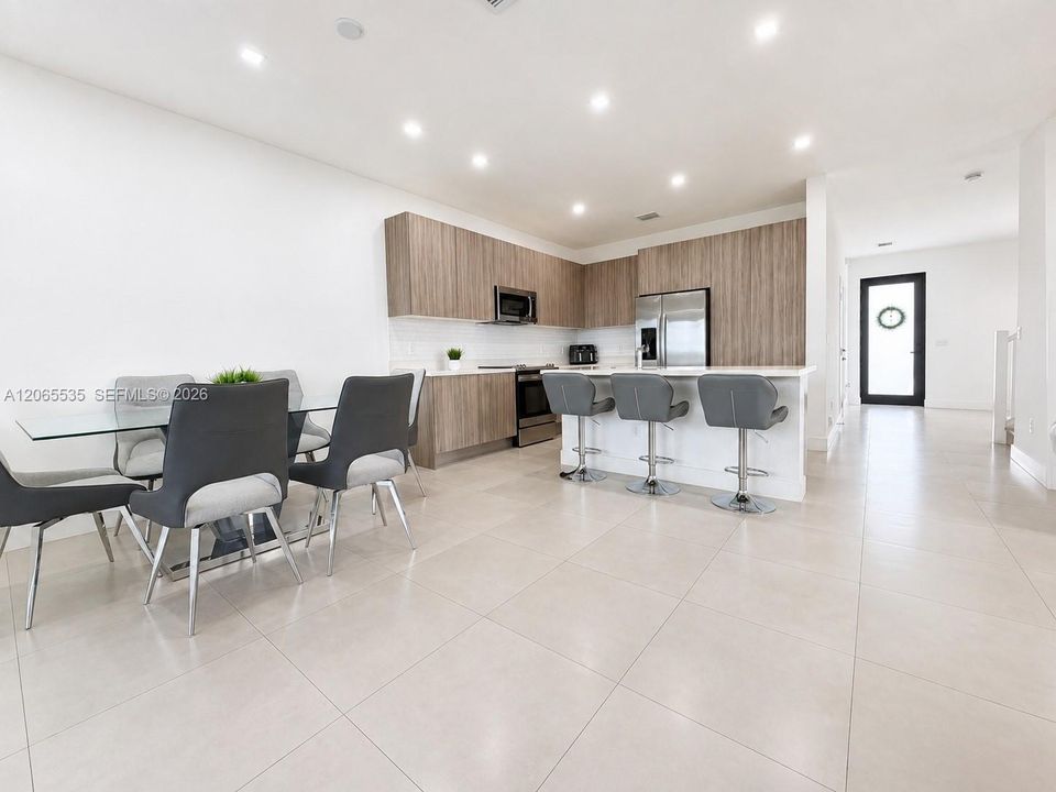 For Sale: $767,000 (4 beds, 3 baths, 2534 Square Feet)