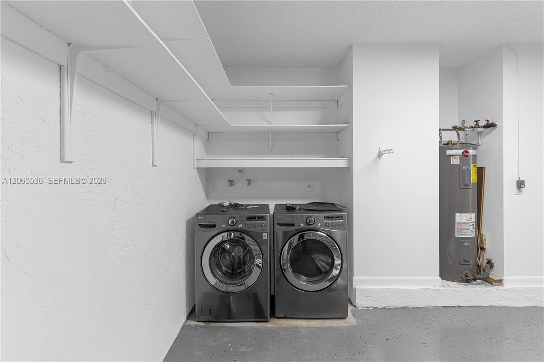 Activo con contrato: $3,600 (3 camas, 2 baños, 1590 Pies cuadrados)