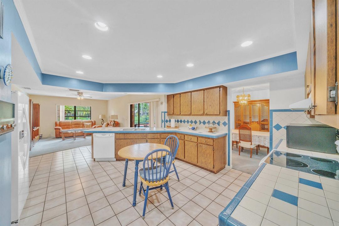 7 Kitchen (2)