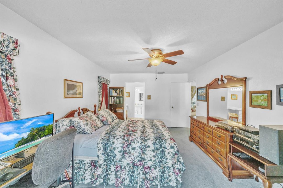 5 Primary Bedroom Suite (4)