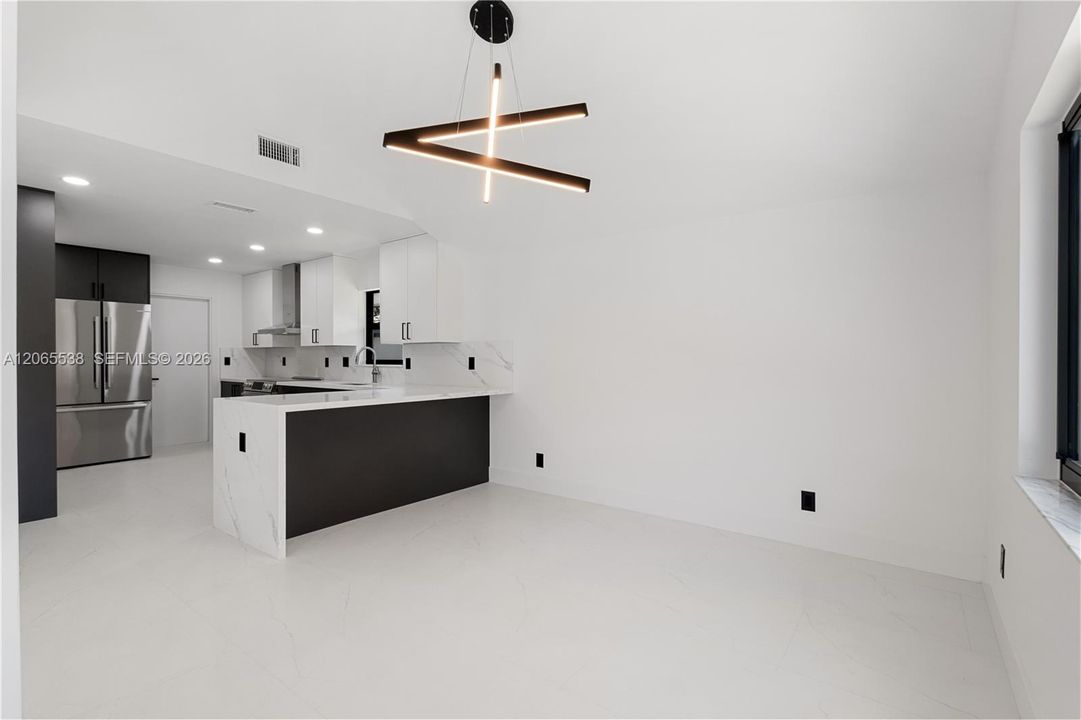 For Sale: $950,000 (3 beds, 2 baths, 1669 Square Feet)