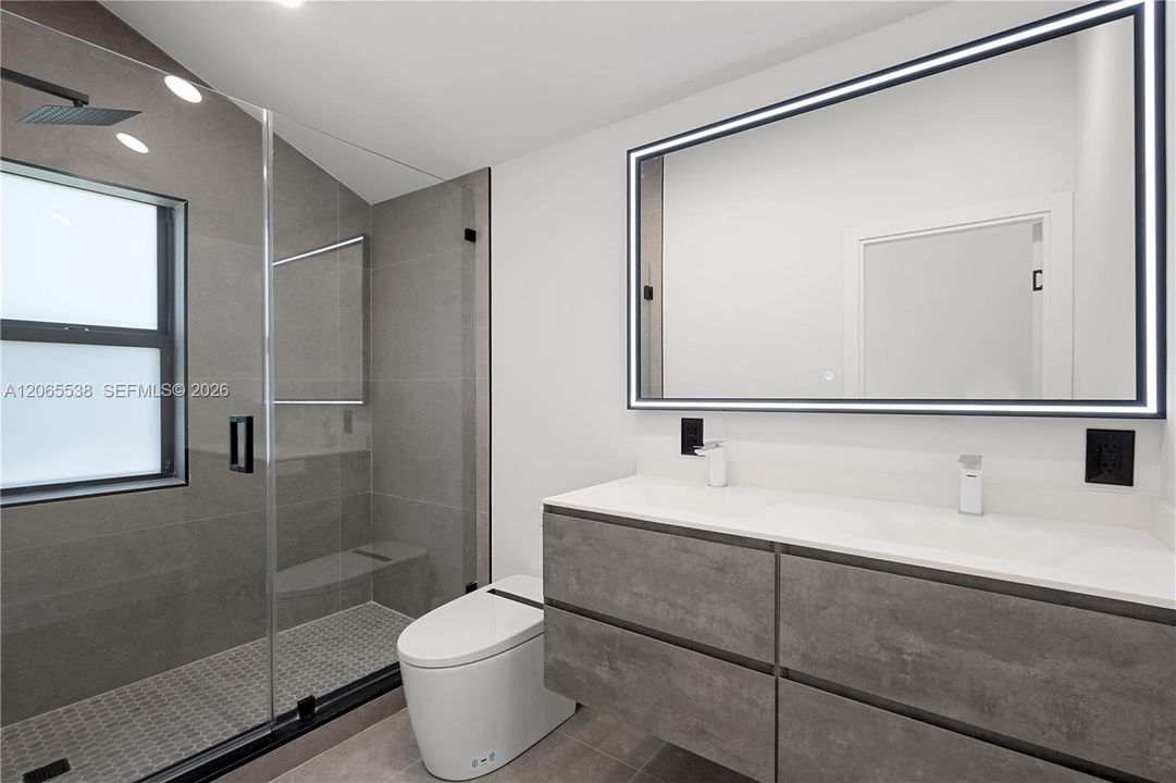 For Sale: $950,000 (3 beds, 2 baths, 1669 Square Feet)