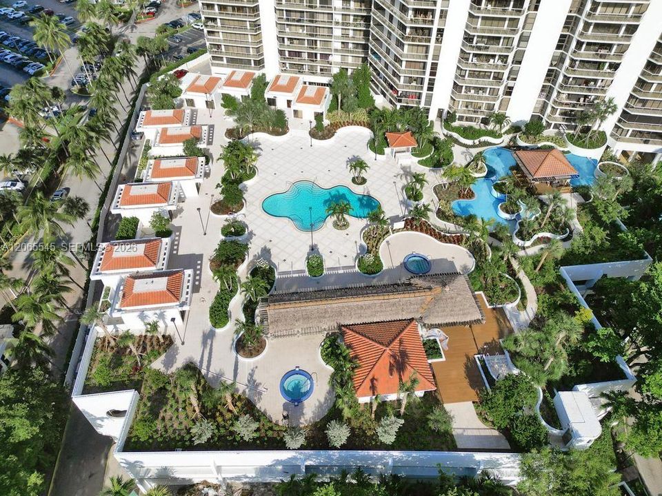 For Sale: $1,450,000 (2 beds, 2 baths, 1800 Square Feet)