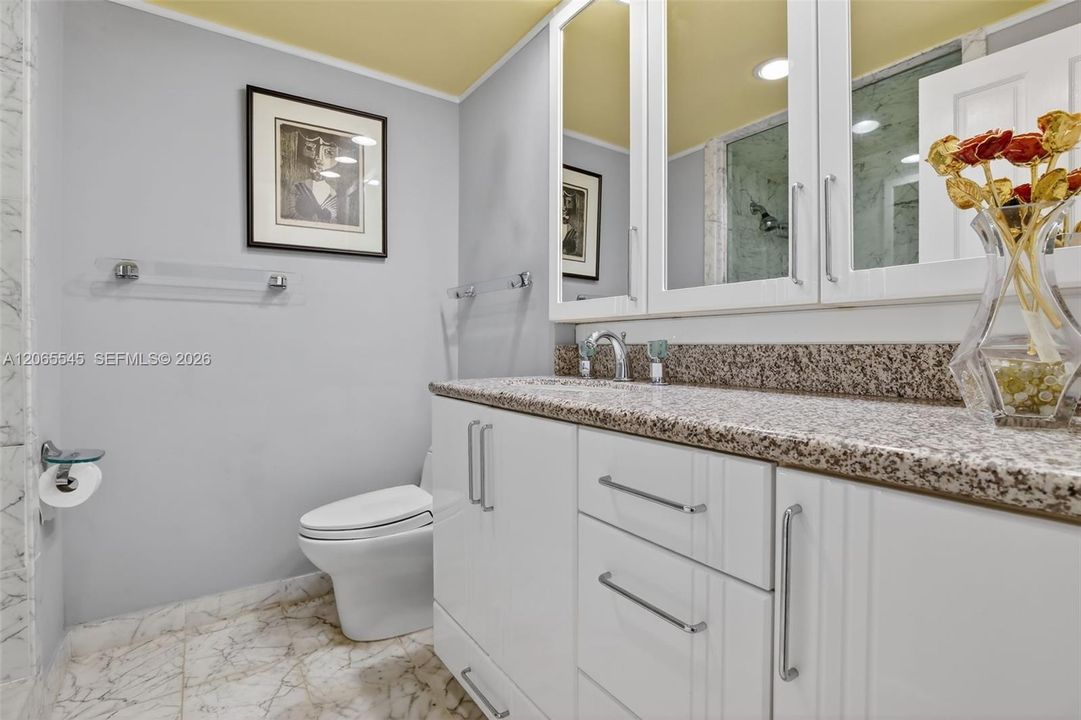 For Sale: $1,450,000 (2 beds, 2 baths, 1800 Square Feet)