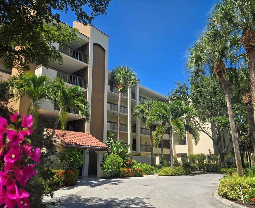 955 Egret Circle