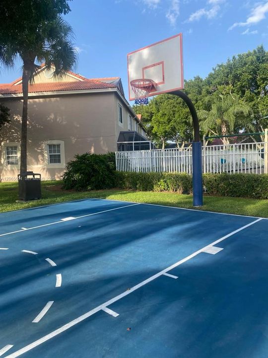 En Venta: $459,000 (2 camas, 2 baños, 1131 Pies cuadrados)