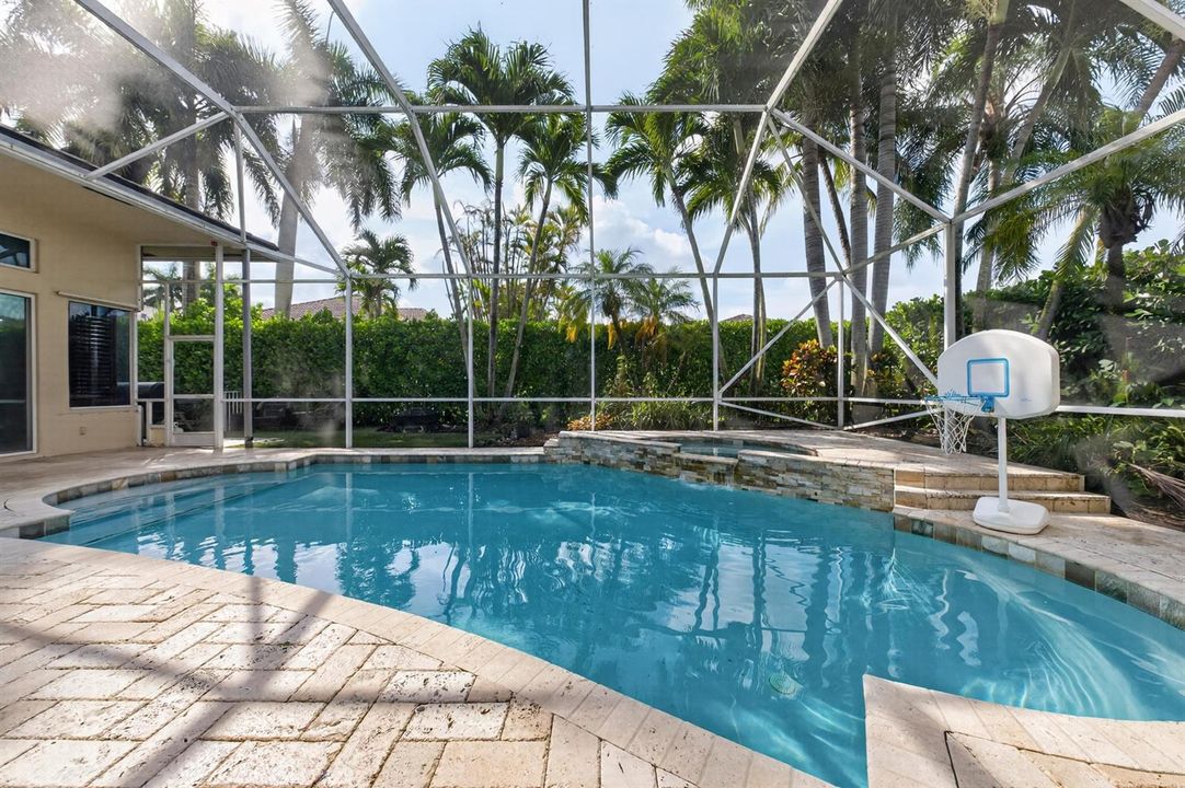 049-046-Pool-4000x2664