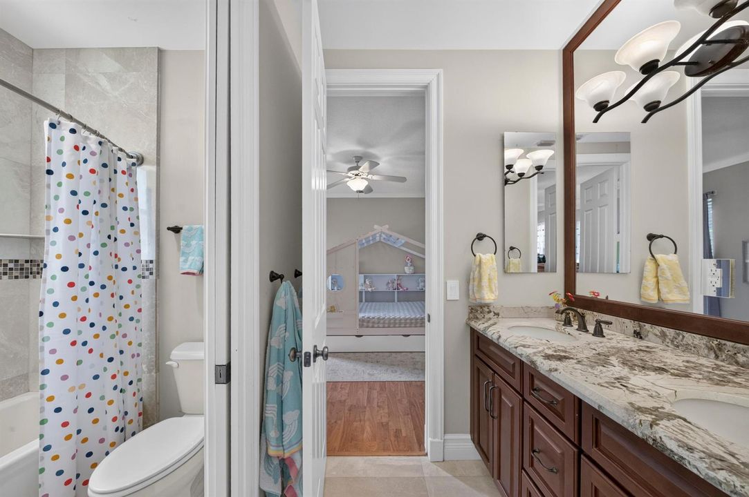 037-032-Bathroom-4000x2662
