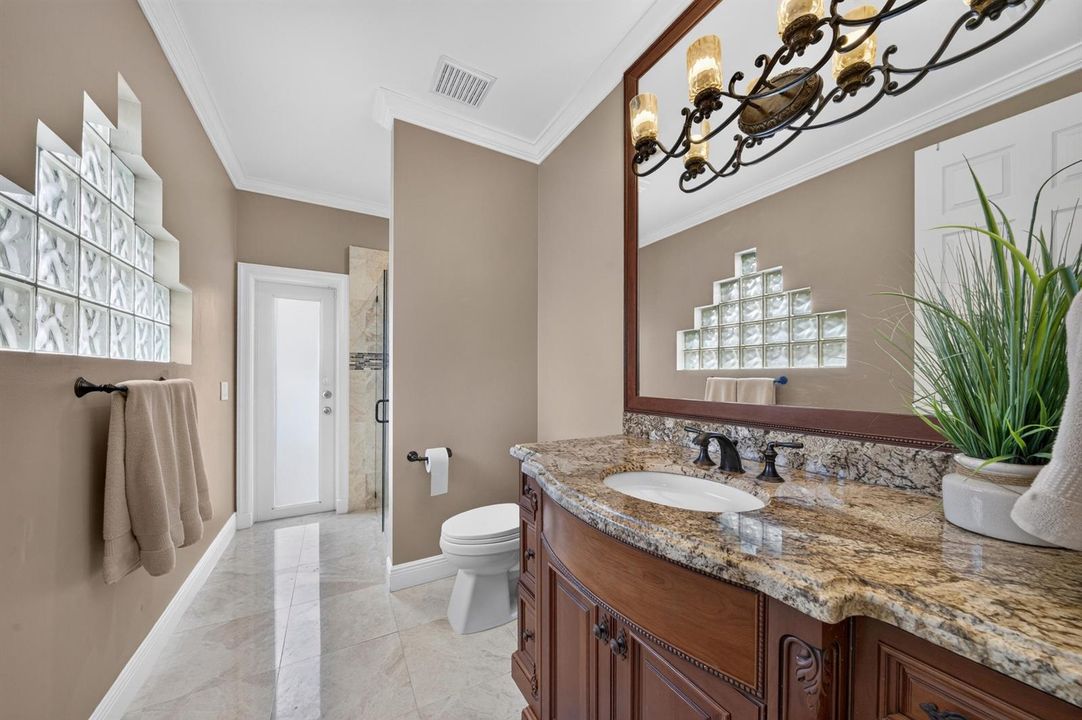 041-038-Bathroom-4000x2664