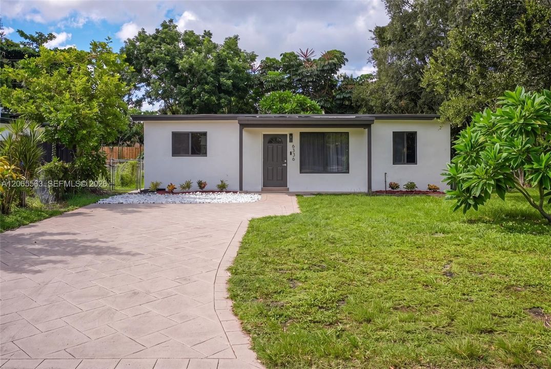 For Sale: $530,000 (3 beds, 2 baths, 1064 Square Feet)