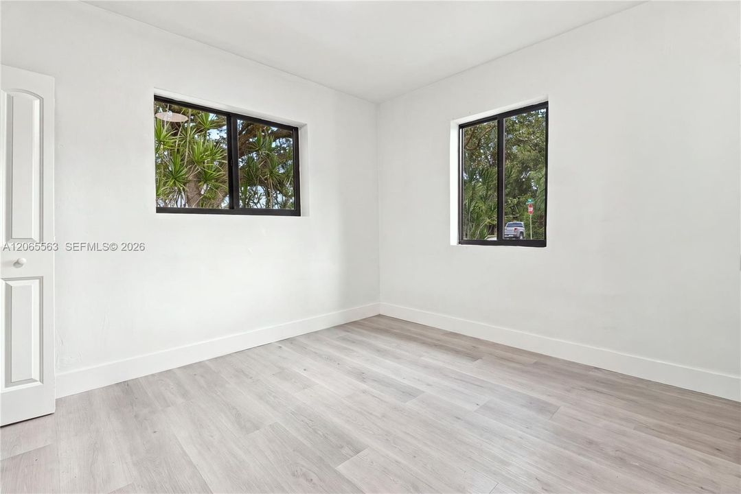 For Sale: $530,000 (3 beds, 2 baths, 1064 Square Feet)