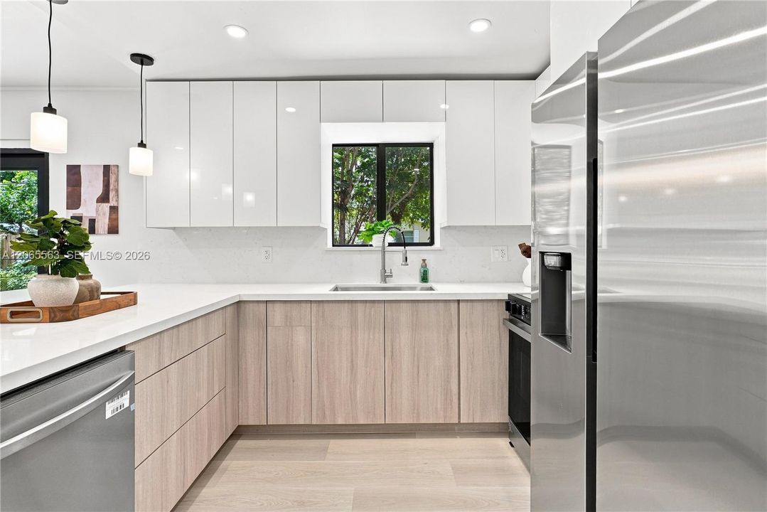 For Sale: $530,000 (3 beds, 2 baths, 1064 Square Feet)