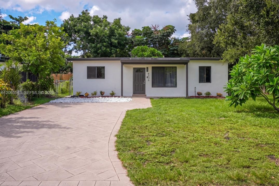 For Sale: $530,000 (3 beds, 2 baths, 1064 Square Feet)